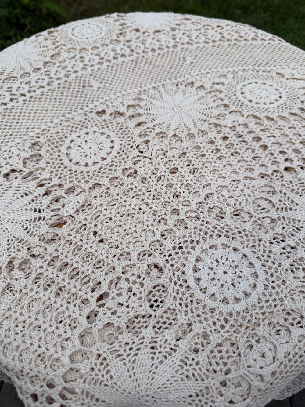 Vintage Hand Crochet Lace Tablecloth Cream Off White Oval Medallion
